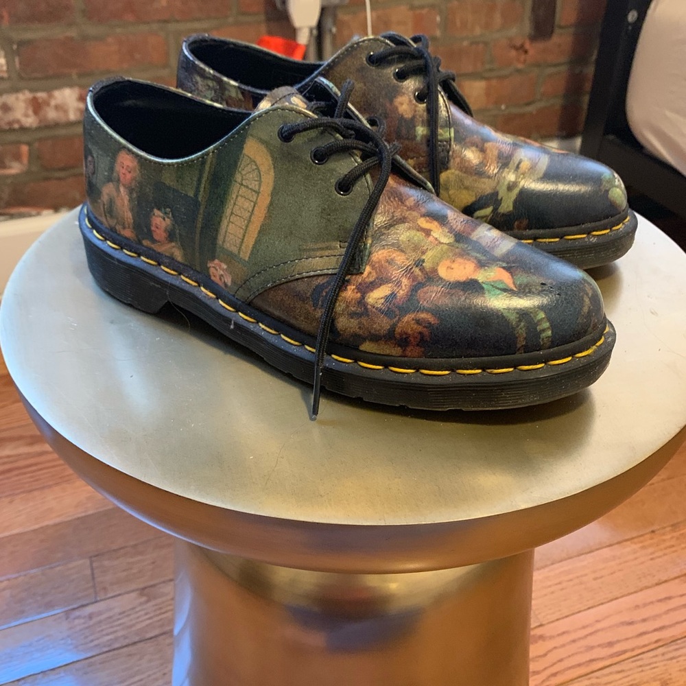 RARE Dr. Martens Hogarth Oxfords